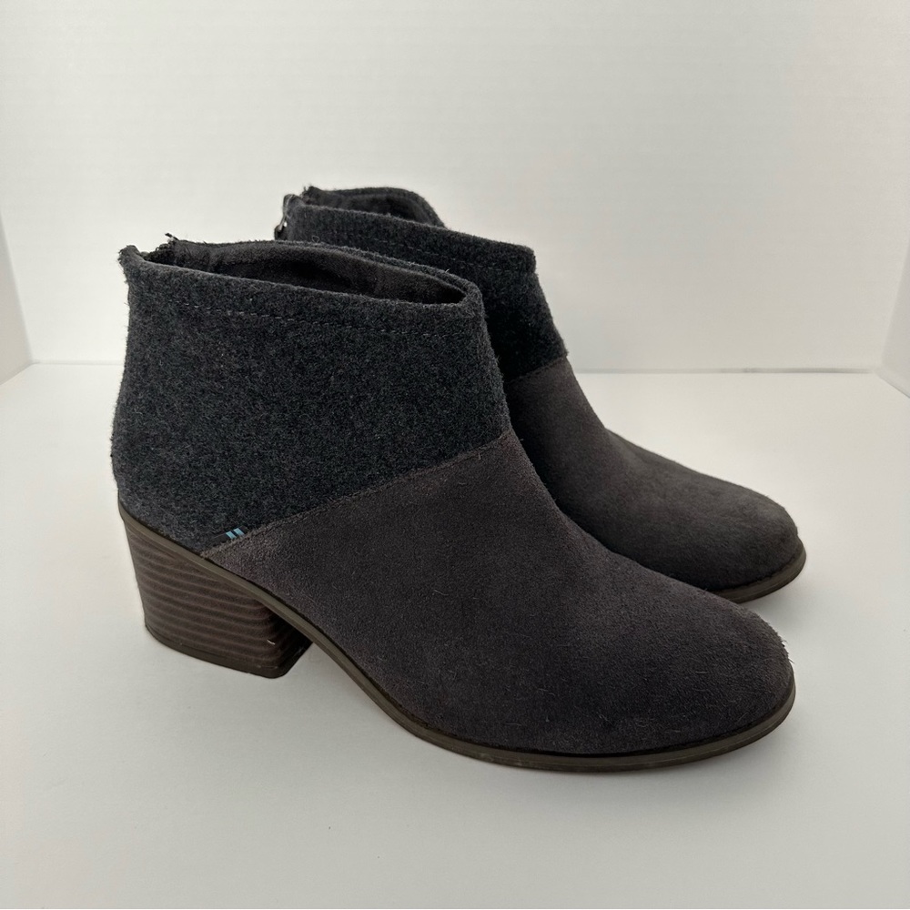 Toms Women’s Gray Lacy Ankle Booties Size 8